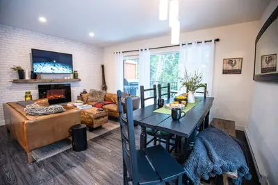 Image de Eagles Nest - Townhouse with a View