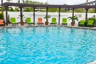 Image de Orlando Dream Vacation! 2 Convenient Rooms, On-site Pool, Shuttle Service