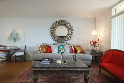 Mid-Century Chic Condo Near Restaurant Row