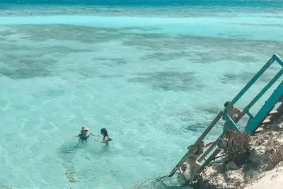 Image de Beach Front Honeymoon