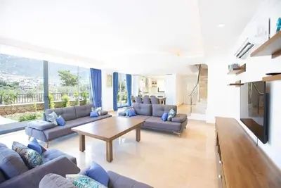 Villa Barawa- Large luxury villa for 8 people