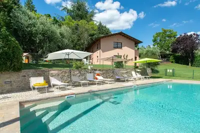Agriturismo Il Poggio, two houses sharing a pool, Casa Rosa