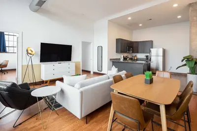 Image de Sosuite | 2br Apt w W/D, Gym, On-Site Restaurant