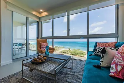Real Retreat with Ocean View. 2bdr condo for 5