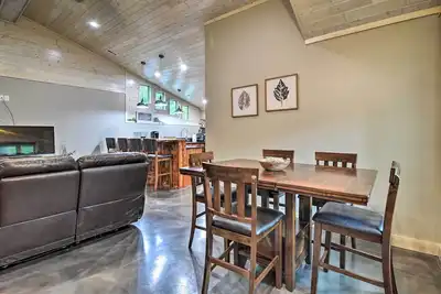 Image de Modern Arcadia Farmhouse on 80 Acres w/ Fire Pit!