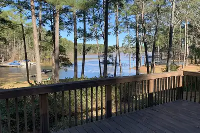 Image de Peaceful Lake Retreat