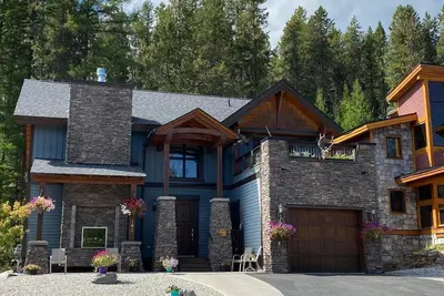 Image de Logues Lodge Kimberley Chalet @ Ski Hill & across from Trickle Creek Golf Course