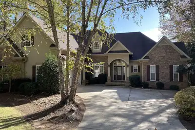 Image de Luxury Lakehouse on Lake Oconee!