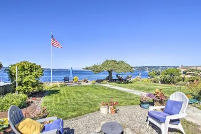 Image de Fire Pit, Views & Beach Access: Waterfront Escape!