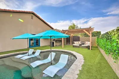 Image de Indio Oasis w/ Private Saltwater Pool & Bar!