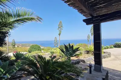 Image de Beau dammuso dans une position dominante et panoramique!