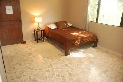 Image de Silent guest-friendly bedroom, pool/WiFi/cable Tv/parking