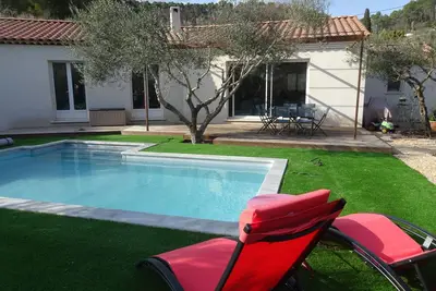 Image de Villa contemporaine dans une oliveraie