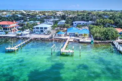 Image de Oceanfront Pool House With 5 Bedroom 3 Bath, Sleeps 12 Guests.