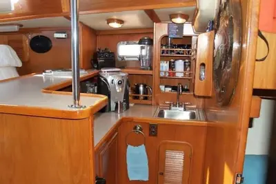 Image de Beautiful 72 foot sailing yacht. Explore the Sea of Cortez in style.