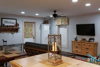 Image de Safest Place Around Clarksdale Hunters, Fishermen, golfers, tourist, and all.