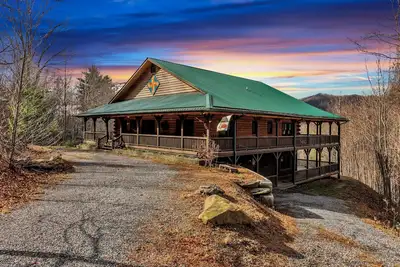 Image de Luxurious Hidden Valley Lodge - Blue Ridge Mountain Retreat!