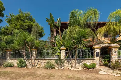 Appartement \"Casa Mallus\" Avec vue sur les montagnes, balcon, jardin, terrasse et barbecue