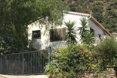 Image de Appartement rénové au rez-de-chaussee dans une maison a La Fossette avec vue mer