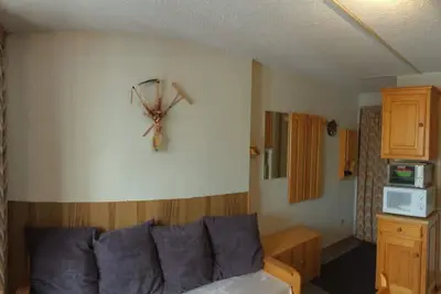 Image de 10m des commerces, 3ème étage, balcon, télévision, casier à ski, 23m², La Toussuire