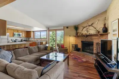 Image de Walk to Ski Lifts, Great View, Sleeps 8!