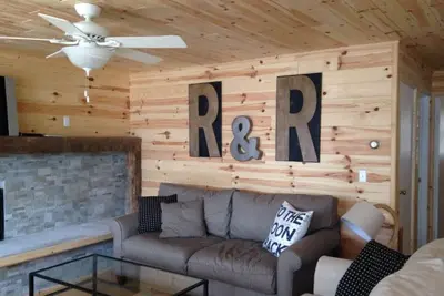 Image de Lake Front Cottage Right Across Street Orv And Snowmobile, Blue Bear trail