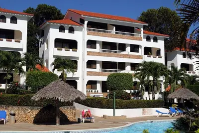 Image de 1bd apt in tropical resort with pool\/Wi-Fi\/Tv\/parking\/Ac