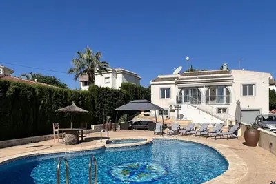 Image de Detached Luxury Villa with private pool, central Quesada. With games area.