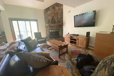 Image de Large, sunny corner West Vail Townhome - sleeps 8