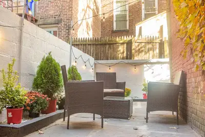 Image de Cozy 2br/2ba Apt w/ Private Patio – 1 Stop to Manhattan!