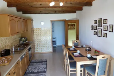 Image de Cozy vacation apartment with two bedrooms and terrace