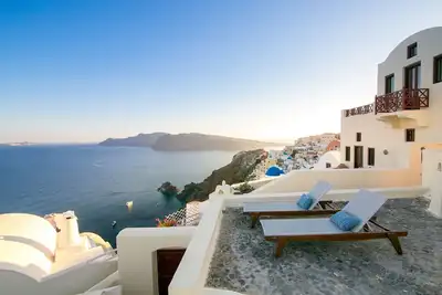 Image de Villa elegante a Santorin | Villa Mariniou | Spa prive | Climatisation | 2 chambres | Oia