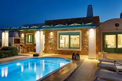 Villa en bord de mer a Santorin | Villa Almyriki | 3 chambres | Piscine privee | Monolithos