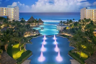 Image de Located in the heart of Hotel Zone across the street from large shopping mall