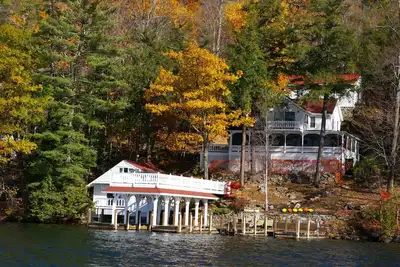 Image de Winter Home on Lake George 4 bedrooms. . . 3 bathrooms. Screened porch