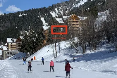 Image de Skicycleoisans 4 * rated accommodation with direct piste access in Oz en Oisans