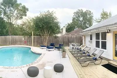 Image de Relaxing Creekside Luxury Retreat w/ Private Pool + Hot Tub