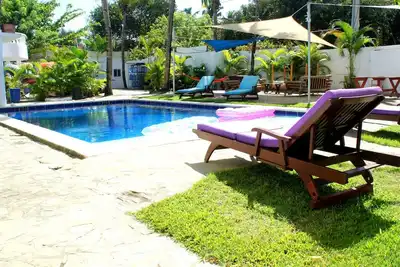 Image de 1bd apartment with ping-pong table, pool/Ac/Wi-Fi near beach&shops