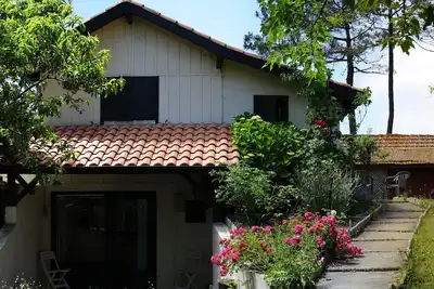 Image de House 3 bedrooms 400 m sea land 700 m2