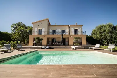 Image de Batisse Provencale  De 210m²\nBâtisse Classée *** en 2024