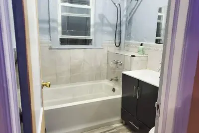 Private Apt w 1 King Bed 1 Lounge Room