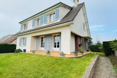 Image de 300m from the sea, large family house