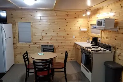 Image de Cabin 2-New, Affordable, Year Round Lodging near Pictured Rocks and Tahquamenon!