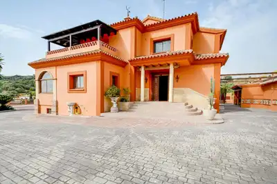 Image de Superbe maison de 6 chambres à Estepona