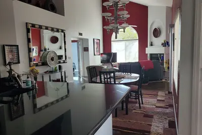 Image de House with great open spaces - inside and out.