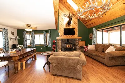 Image de Pinetop-Lakeside home/3 bed/ 2 bath/treehouse/hot tub