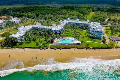 Image de Sea-views studio on tropical sandy beach, with pool\/internet\/cable Tv\/balcony