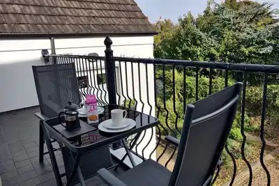 Image de Apiary Apartment (Private Balcony & 2mins to Sea)