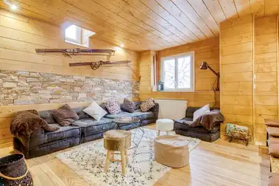 Image de Completely renovated townhouse that can accommodate 8 to 12 people
