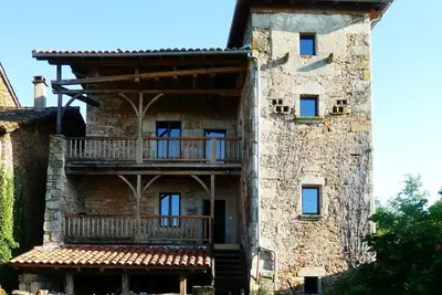 Image de Grande maison de caractère en pierres au calme avec superbe vue